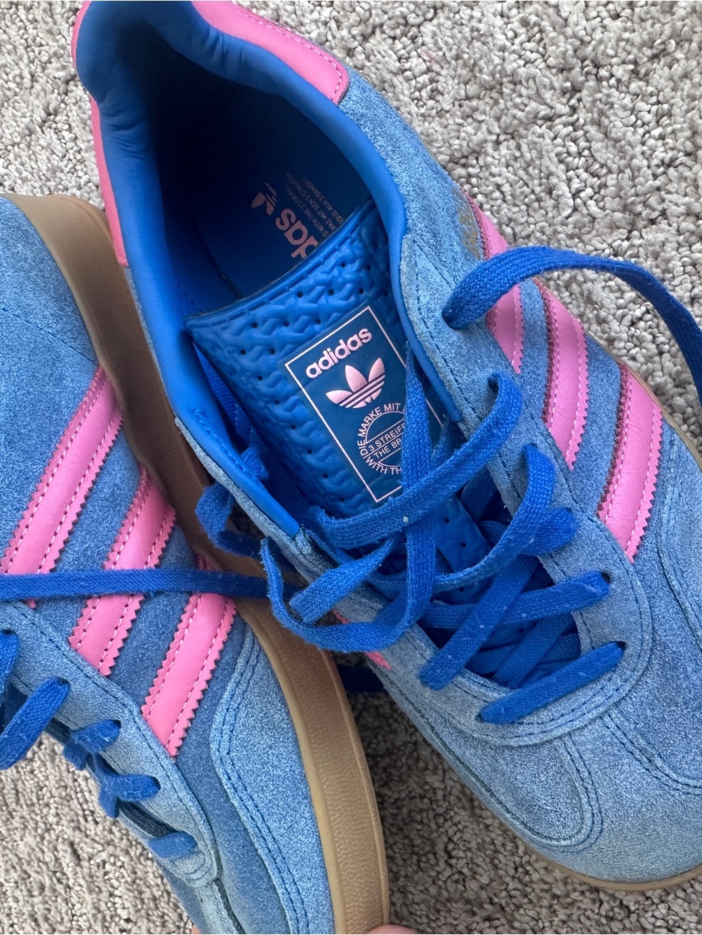 5.5 kids 7 women’s adidas Women's gazelle Blue and bliss Pink